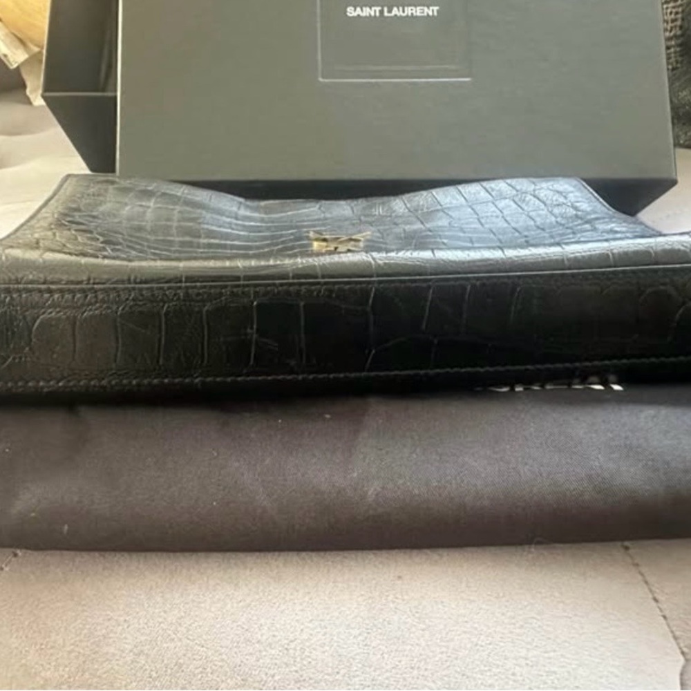 Saint Laurent Black Croc-Embossed Crossbody with Gold Chain - Picture 4 of 6